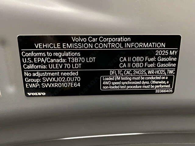 2025 Volvo XC40 B5 Plus Bright Theme