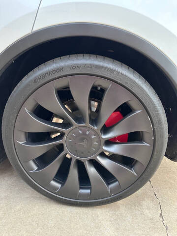 2023 Tesla Model Y Performance