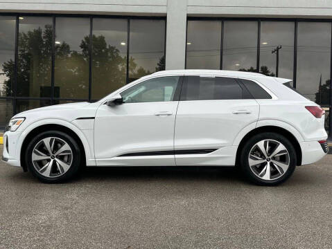 2024 Audi Q8 e-tron quattro Premium Plus