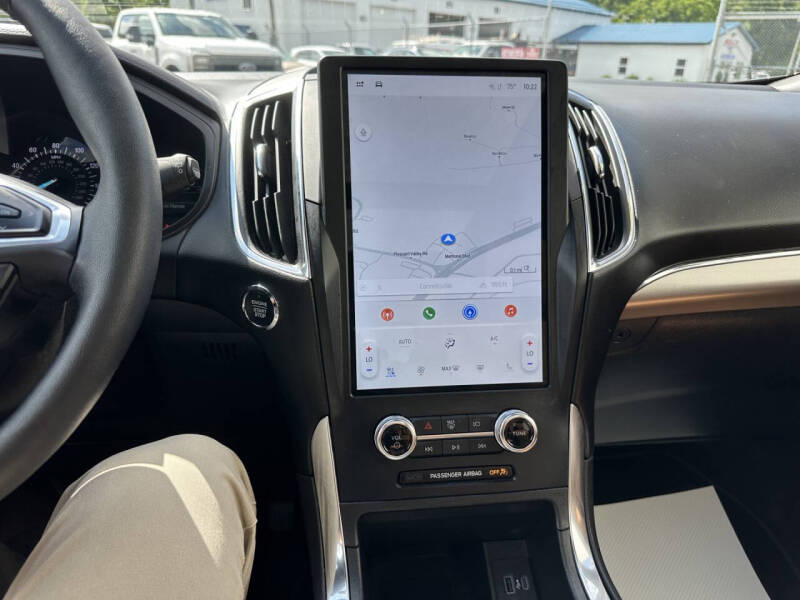 2024 Ford Edge Titanium
