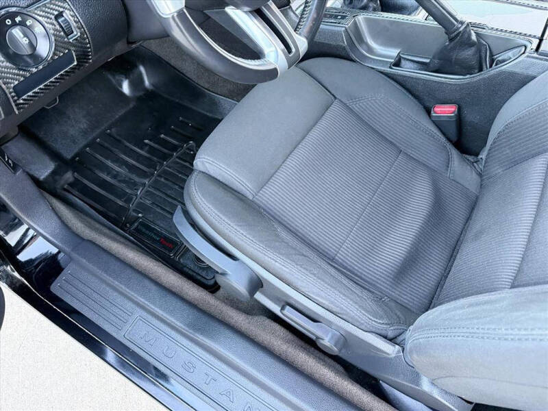 2014 Ford Mustang V6