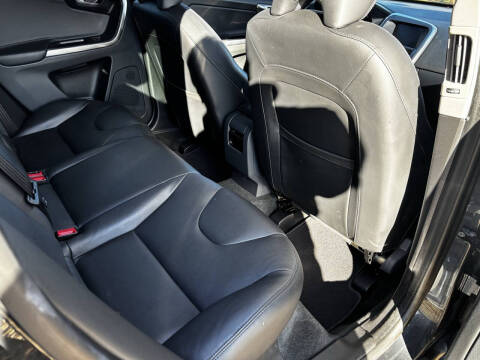 2015 Volvo XC60 T5 Drive-E Premier