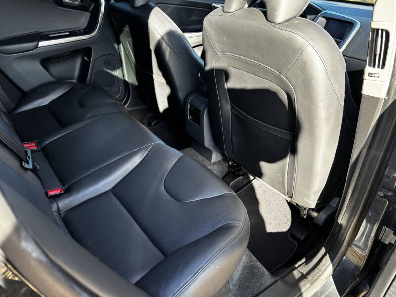 2015 Volvo XC60 T5 Drive-E Premier