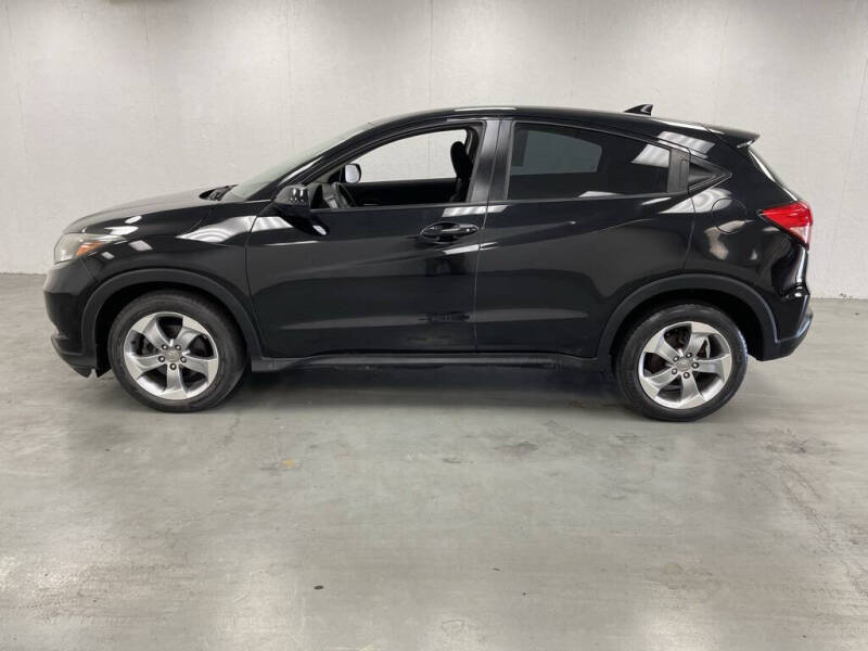 Used 2018 Honda HR-V LX with VIN 3CZRU6H31JG712831 for sale in Celina, OH