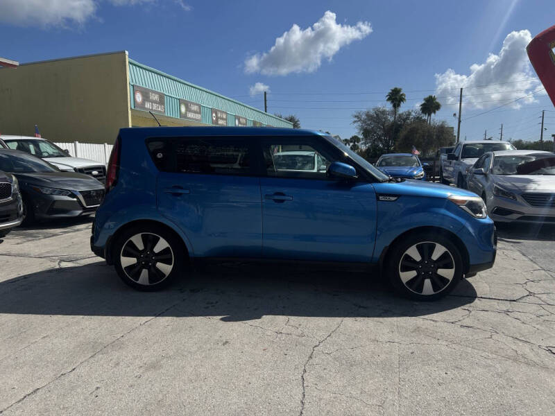 2016 Kia Soul +