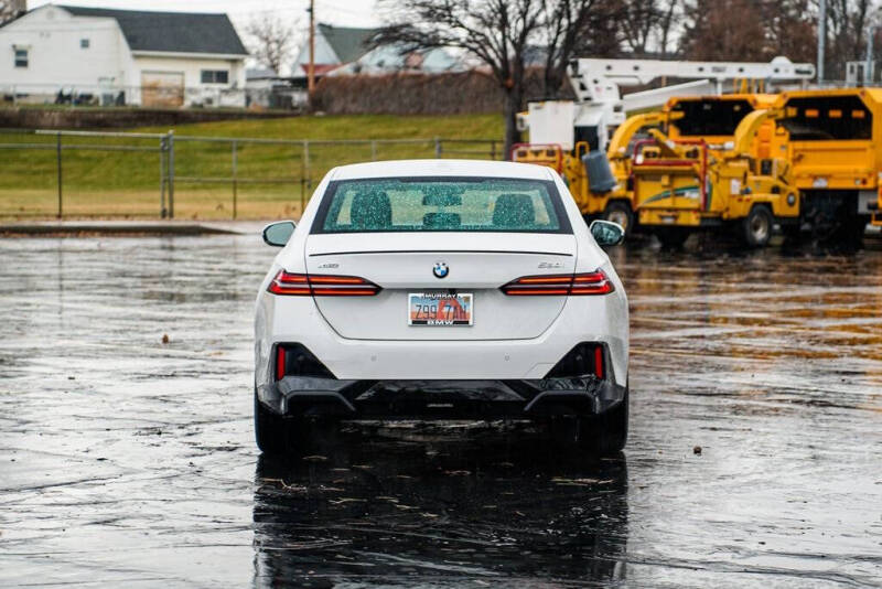 2025 BMW 5 Series 530i xDrive