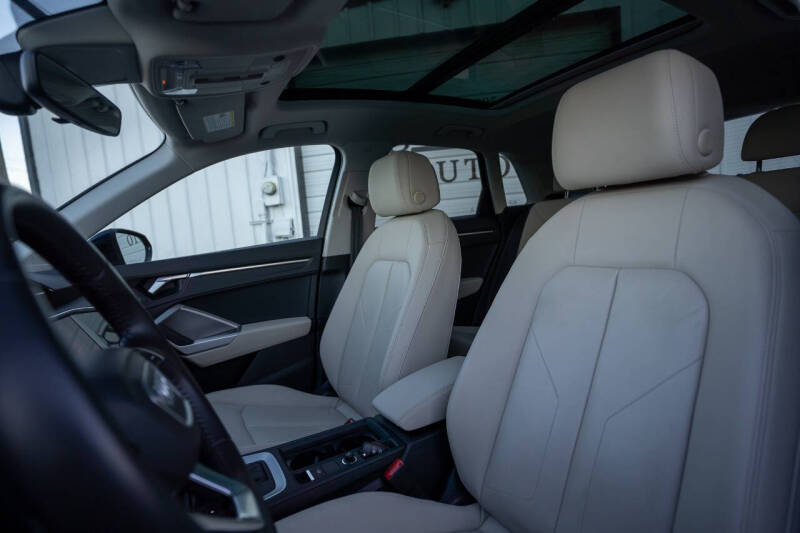 2020 Audi Q3 quattro Premium 45 TFSI