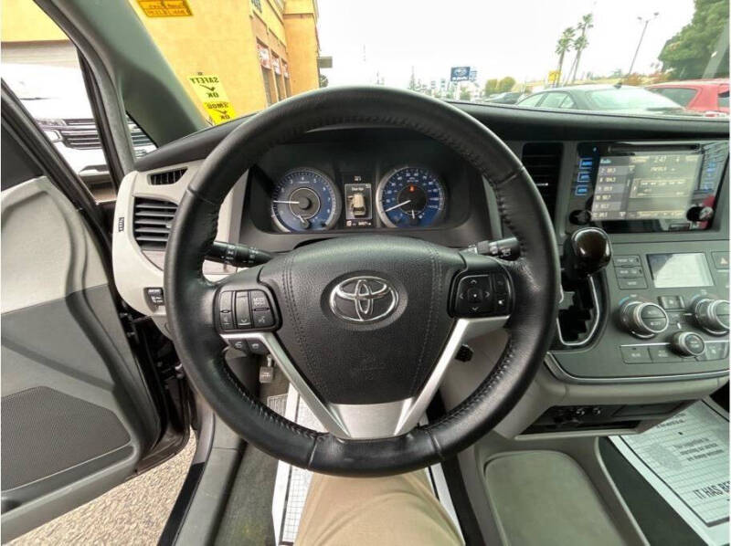 2016 Toyota Sienna