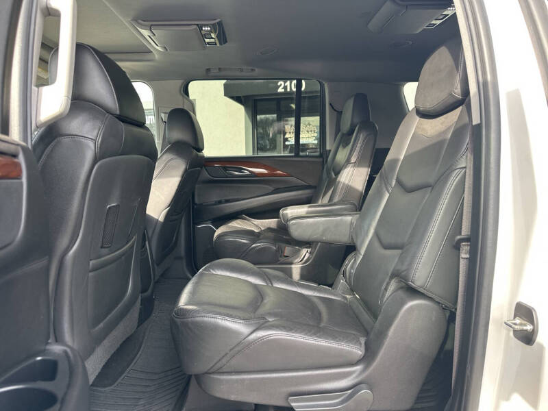 2017 Cadillac Escalade ESV Premium Luxury