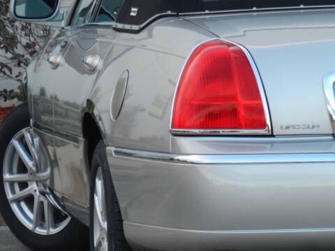 2007 Lincoln Town Car for sale at Moto Zone Inc in Melrose Park IL