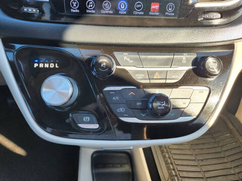 2017 Chrysler Pacifica Touring-L