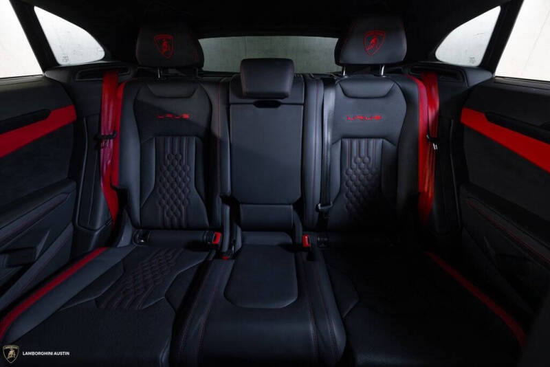 2023 Lamborghini Urus S