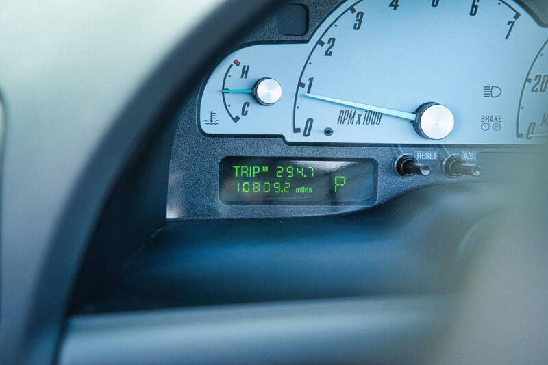 2002 Ford Thunderbird Deluxe