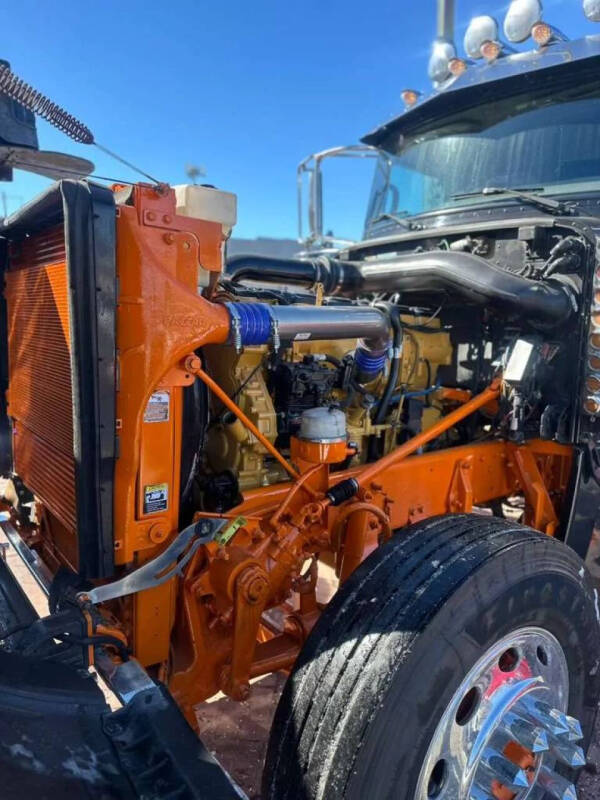 2020 Peterbilt 389