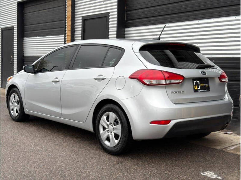 2017 Kia Forte5 LX
