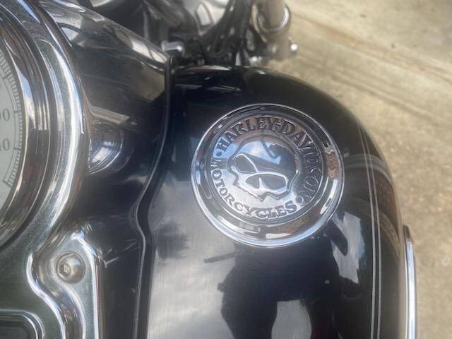 2008 Harley-Davidson Dyna White glide