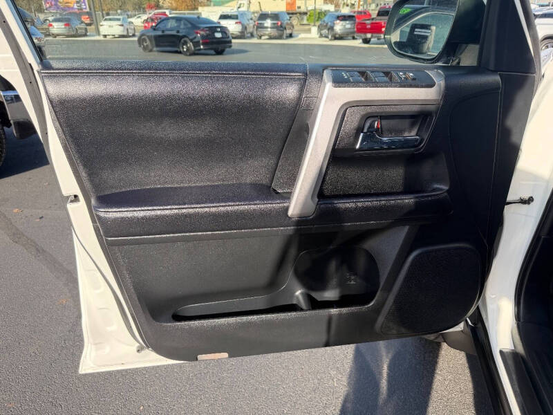 2022 Toyota 4Runner SR5