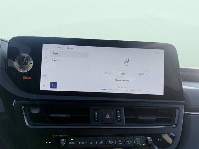 2025 Lexus ES 300h F SPORT Design