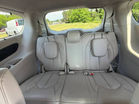 2017 Chrysler Pacifica Touring-L Plus
