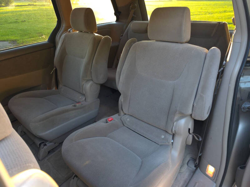 2003 Toyota Sienna LE