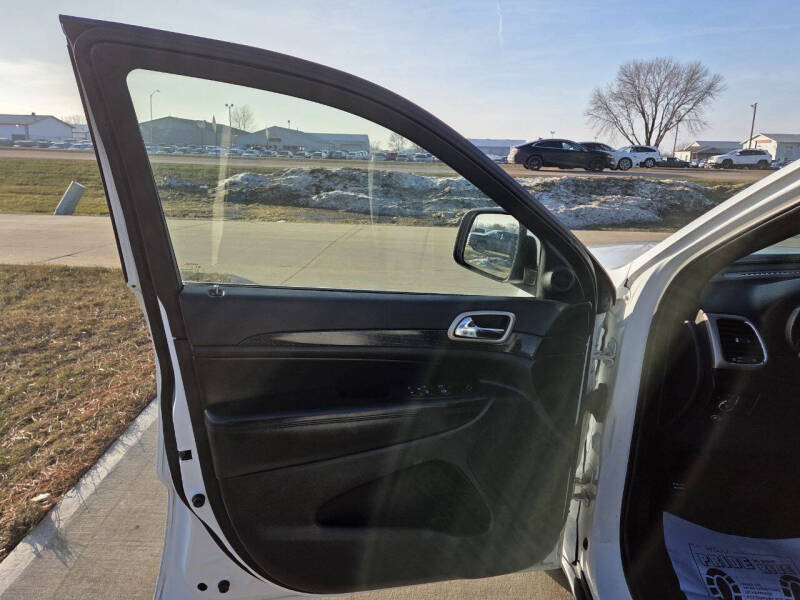 2017 Jeep Grand Cherokee Laredo