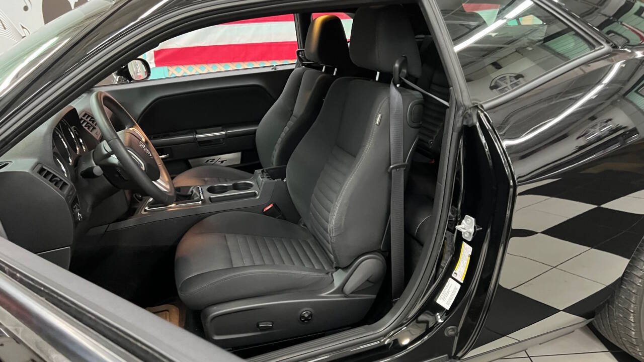 2013 Dodge Challenger 40