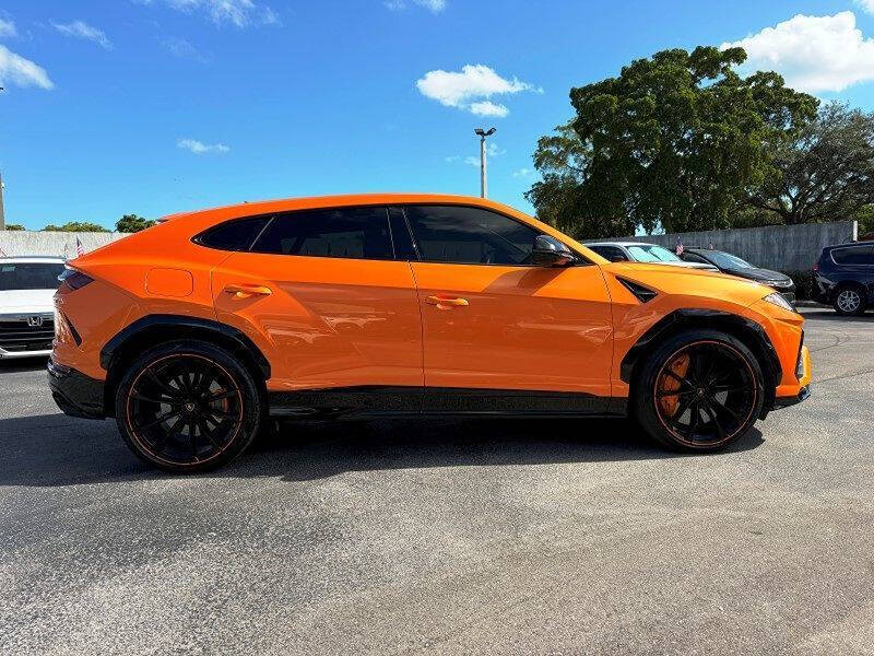 2022 Lamborghini Urus