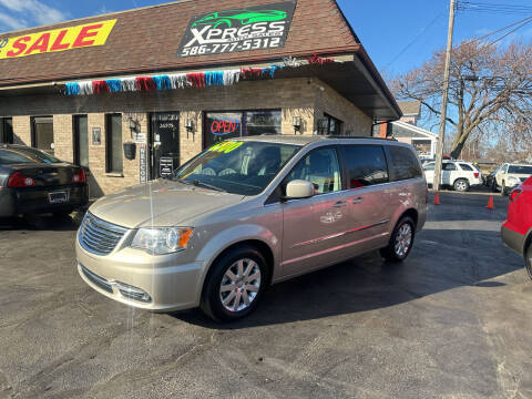 2014 Chrysler Town and Country for sale at Xpress Auto Sales in Roseville MI