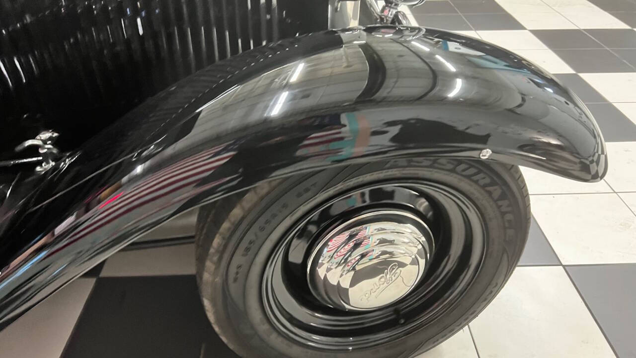 1930 Ford Model A 35