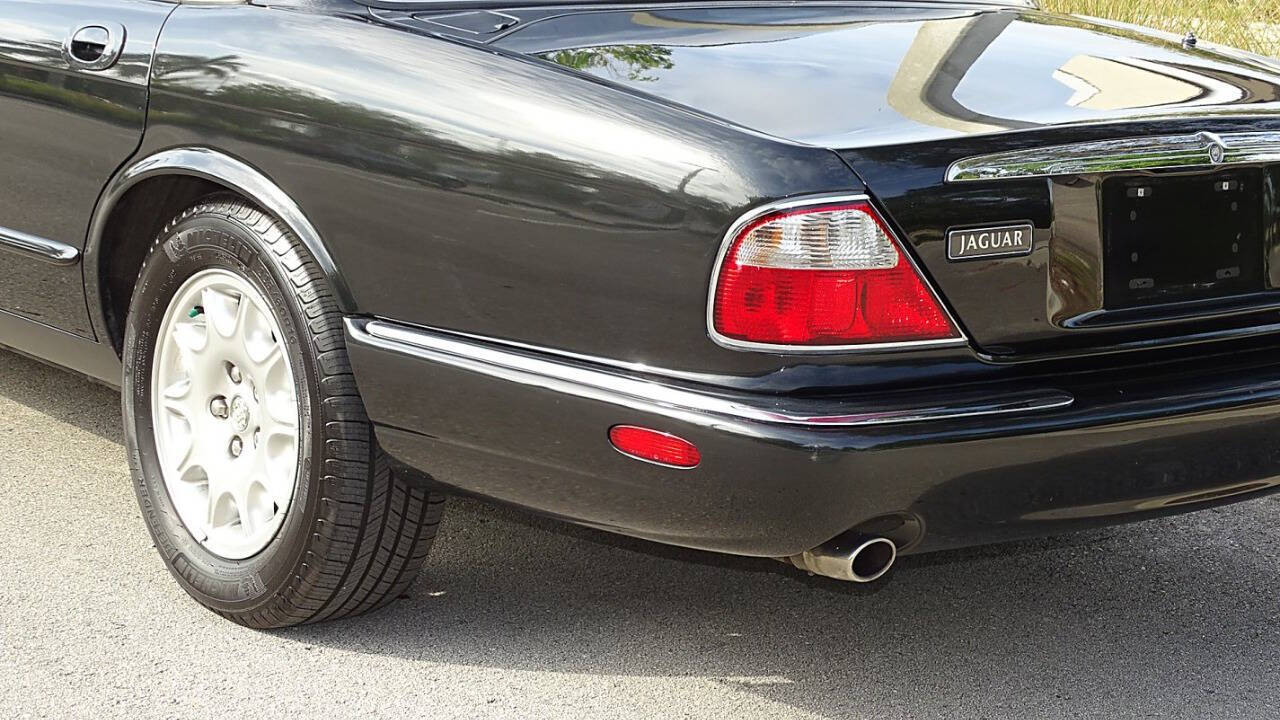 2000 Jaguar XJ-Series 10