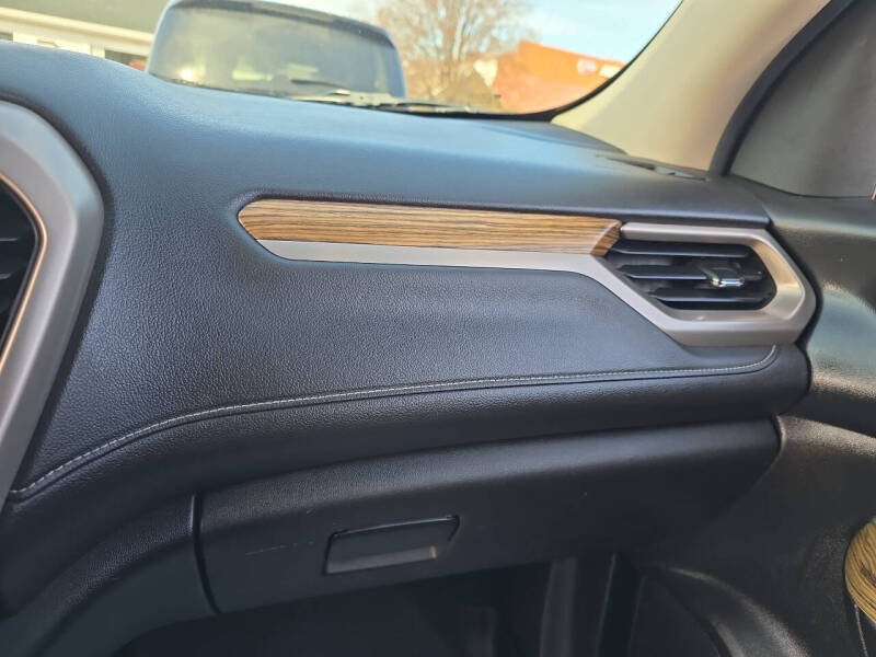 2017 GMC Acadia Denali