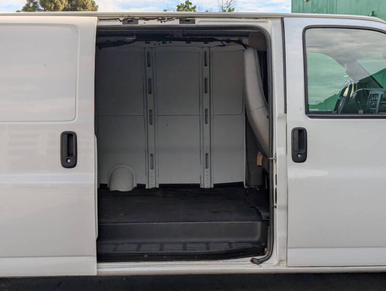 2021 Chevrolet Express 2500