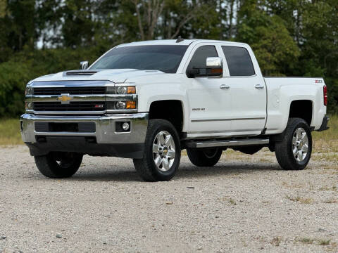 2017 Chevrolet Silverado 2500HD for sale at OVERDRIVE AUTO SALES, LLC. in Clarksville IN