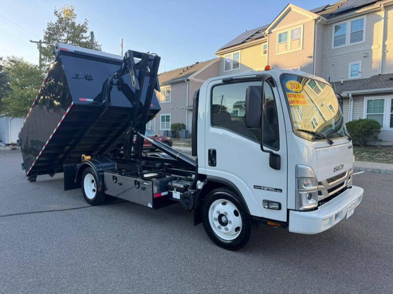 2024 Isuzu NPR-HD