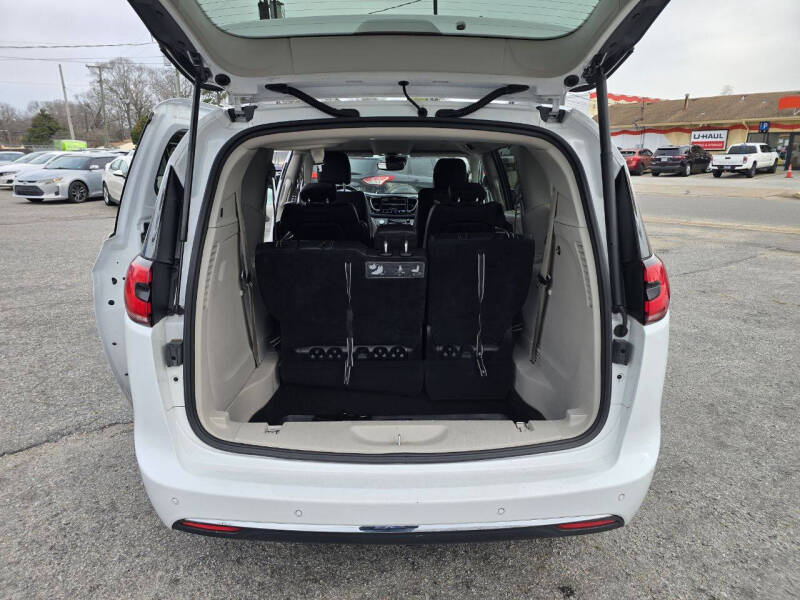 2021 Chrysler Pacifica Touring L