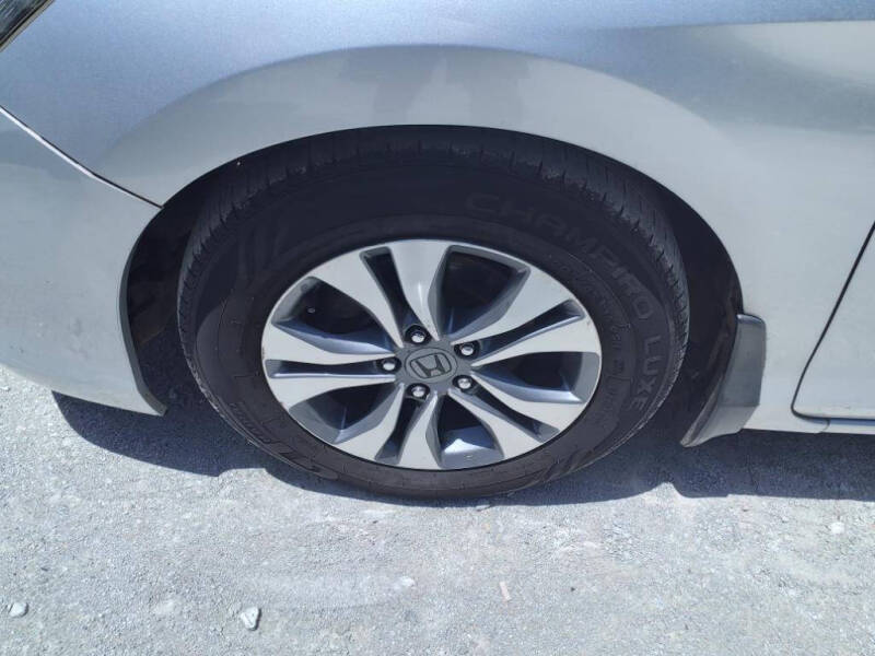 2014 Honda Accord LX photo 3