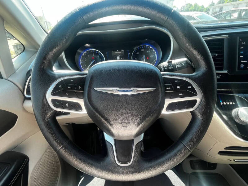 2020 Chrysler Voyager LXi