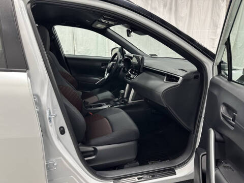 2025 Toyota Corolla Cross Hybrid Nightshade