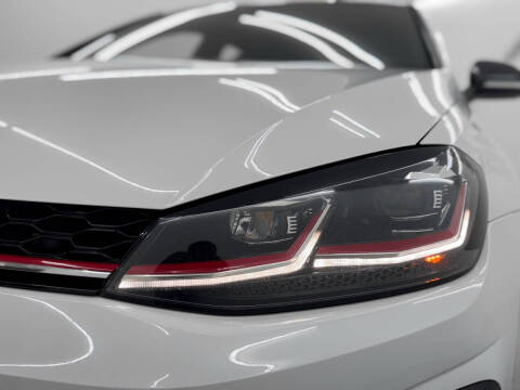 2019 Volkswagen Golf GTI SE