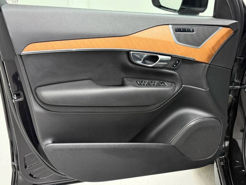 2021 Volvo XC90 T5 Momentum