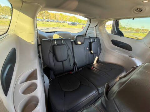 2017 Chrysler Pacifica Touring-L