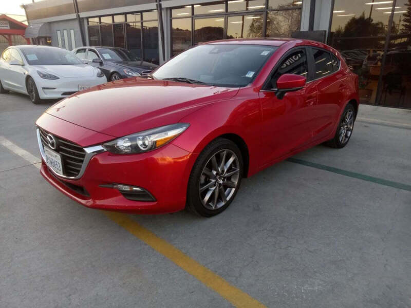 2018 Mazda MAZDA3 Touring