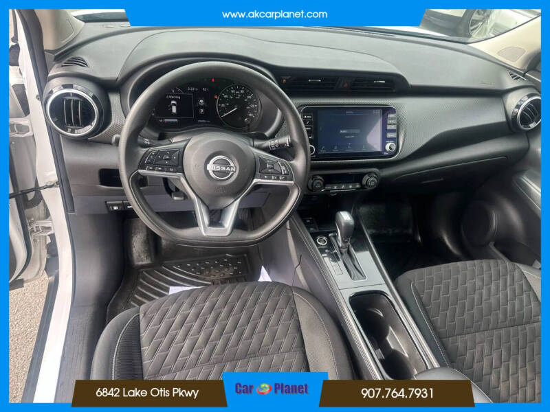 2022 Nissan Kicks SV