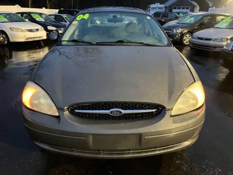 2004 Ford Taurus SE