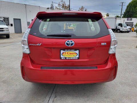 2014 Toyota Prius v Five