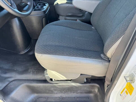 2023 Chevrolet Express 2500