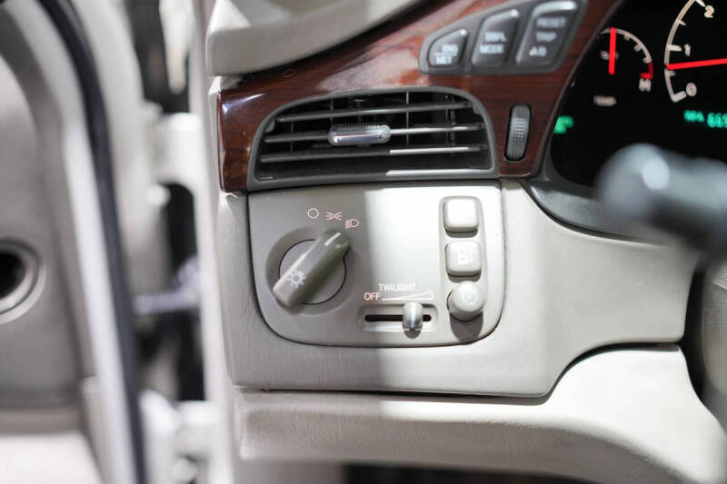 2003 Cadillac DeVille DHS