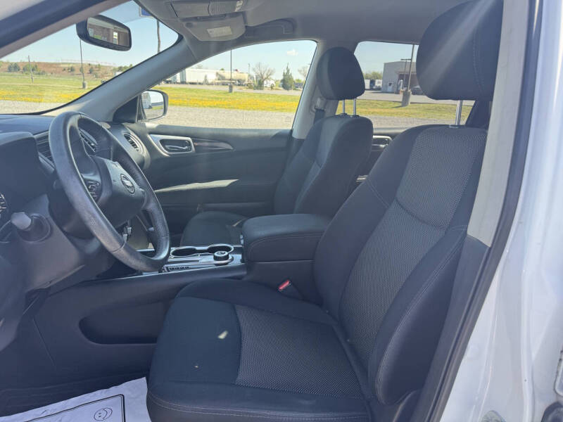 2017 Nissan Pathfinder S
