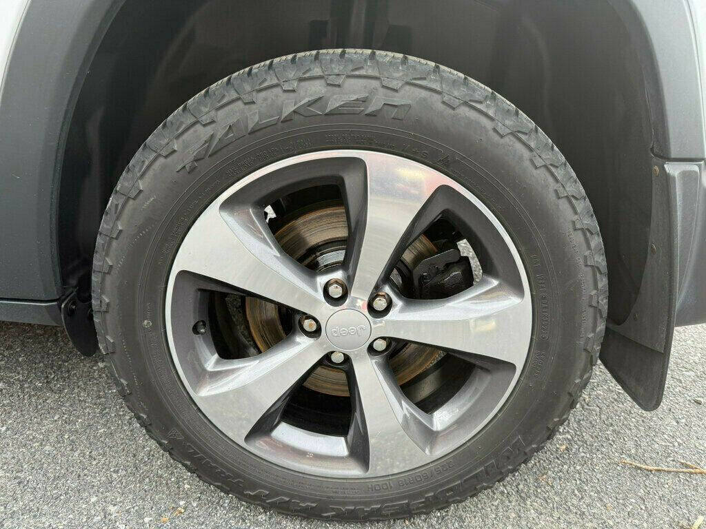 2019 Jeep Cherokee 12
