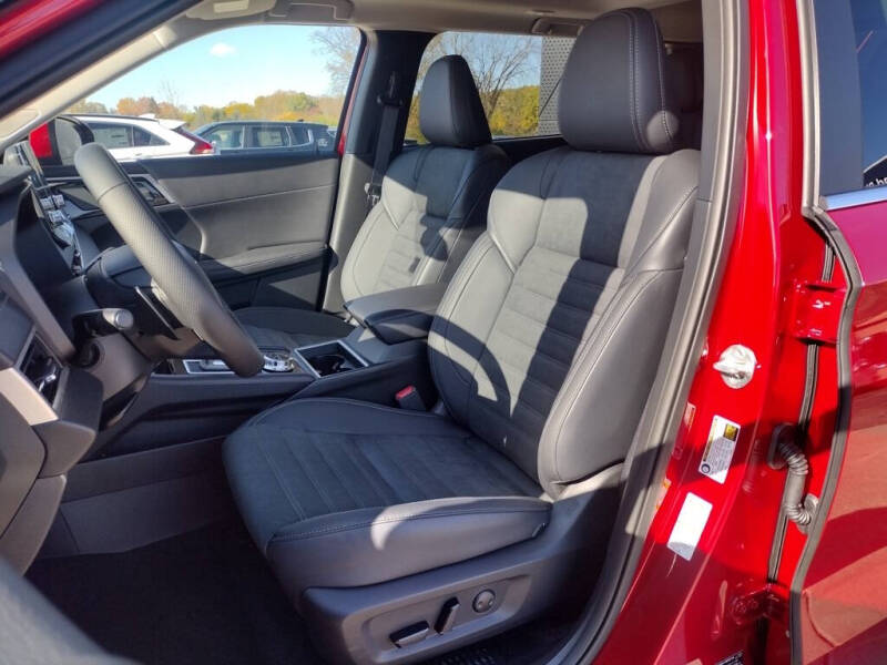 2025 Mitsubishi Outlander PHEV SE